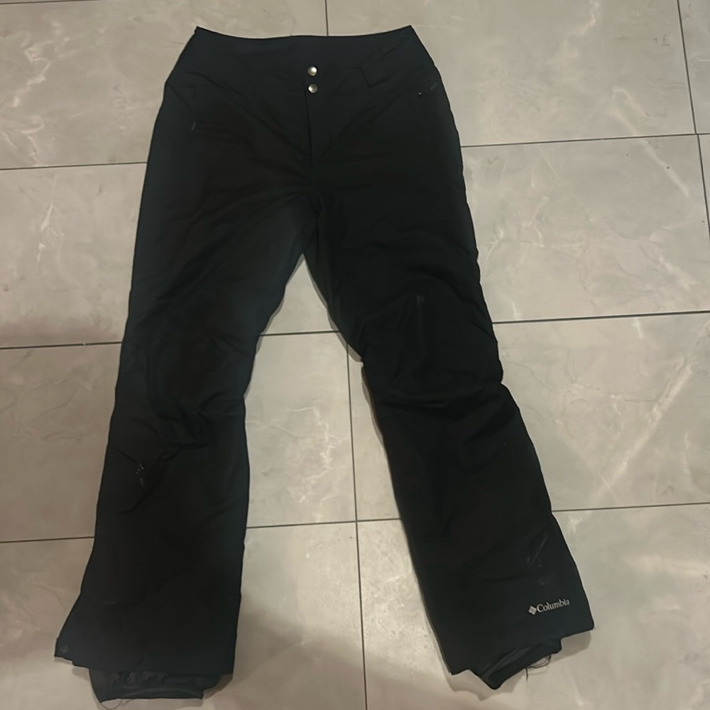 Black Columbia snow pants size women’s medium.